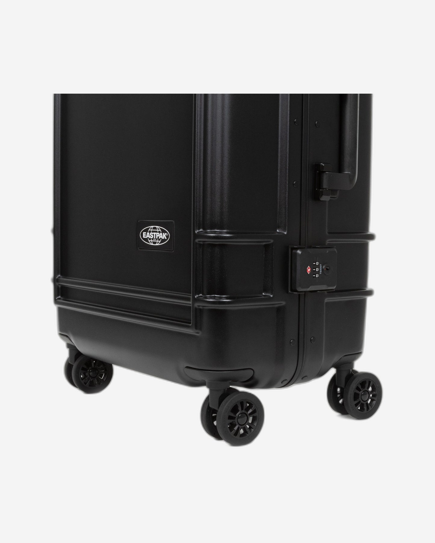 حقيبة إيستباك ريزيست الصلبة غير المخصصة للأمتعة