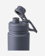 قارورة سفر نيسان سعة 720 مل - زجاجة مفرغة من الفولاذ المقاوم للصدأ معزولة بجدار مزدوج للمشروبات الساخنة والباردة - رمادي