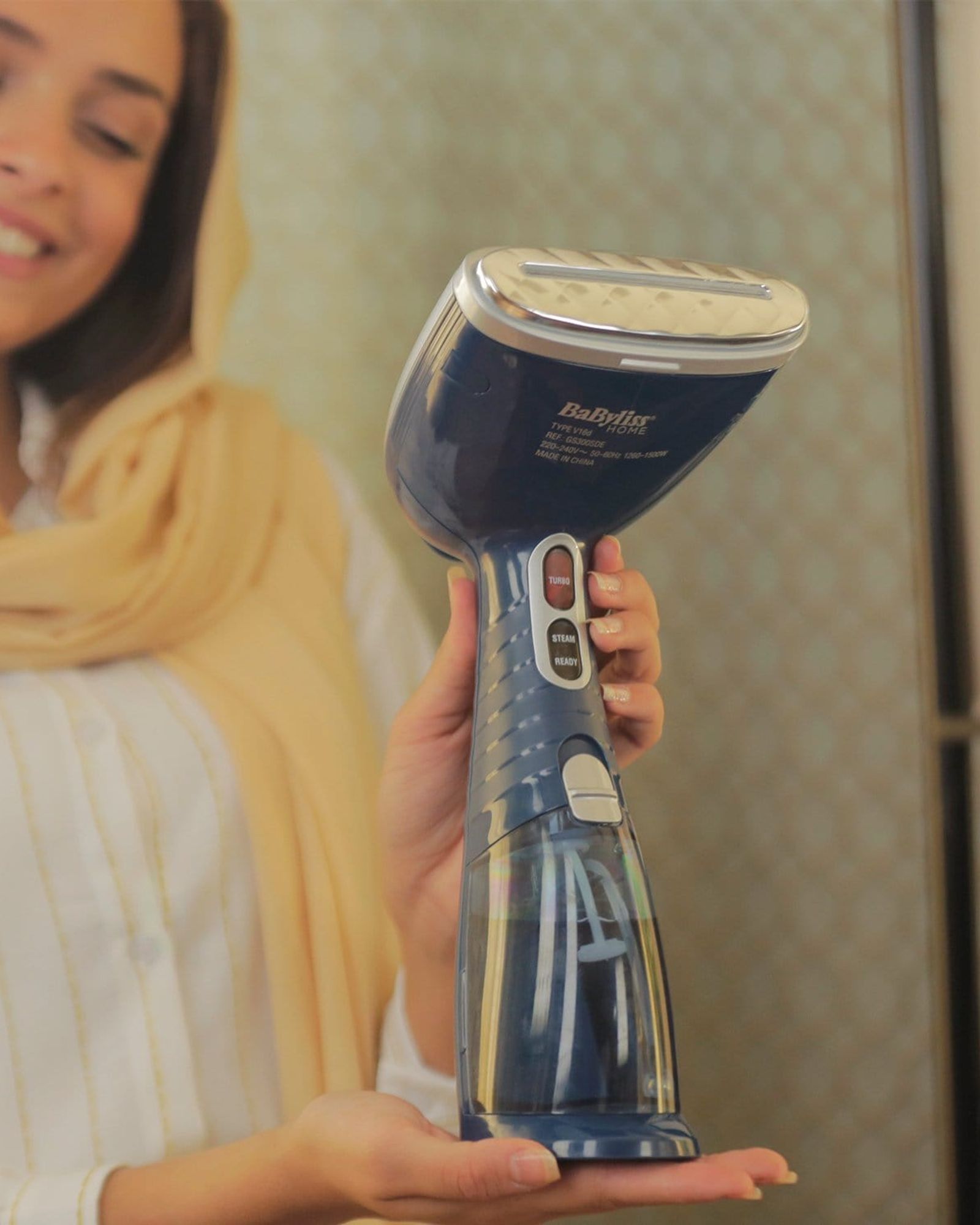 مكواة بخارية للملابس من BaByliss بتصميم رأس 4 في 1
