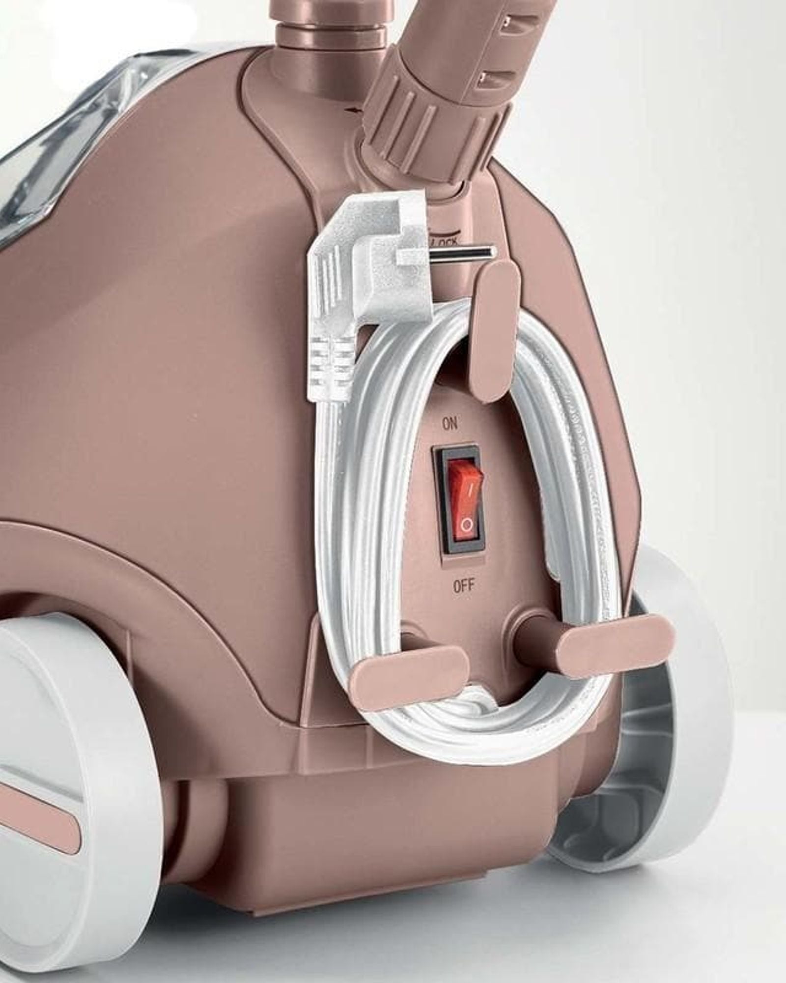 مكواة بخار الملابس كينوود