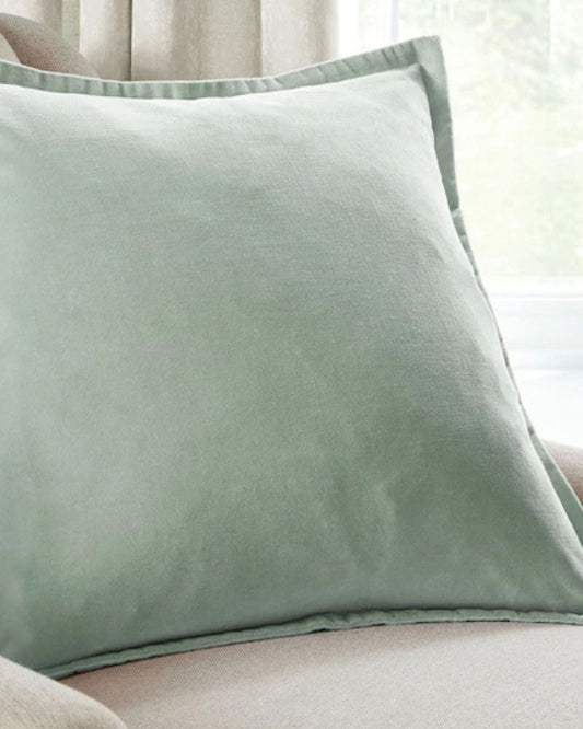 وسادة لورا آشلي "هانيا" المزخرفة المحشوة - ٥٠ × ٥٠ سم