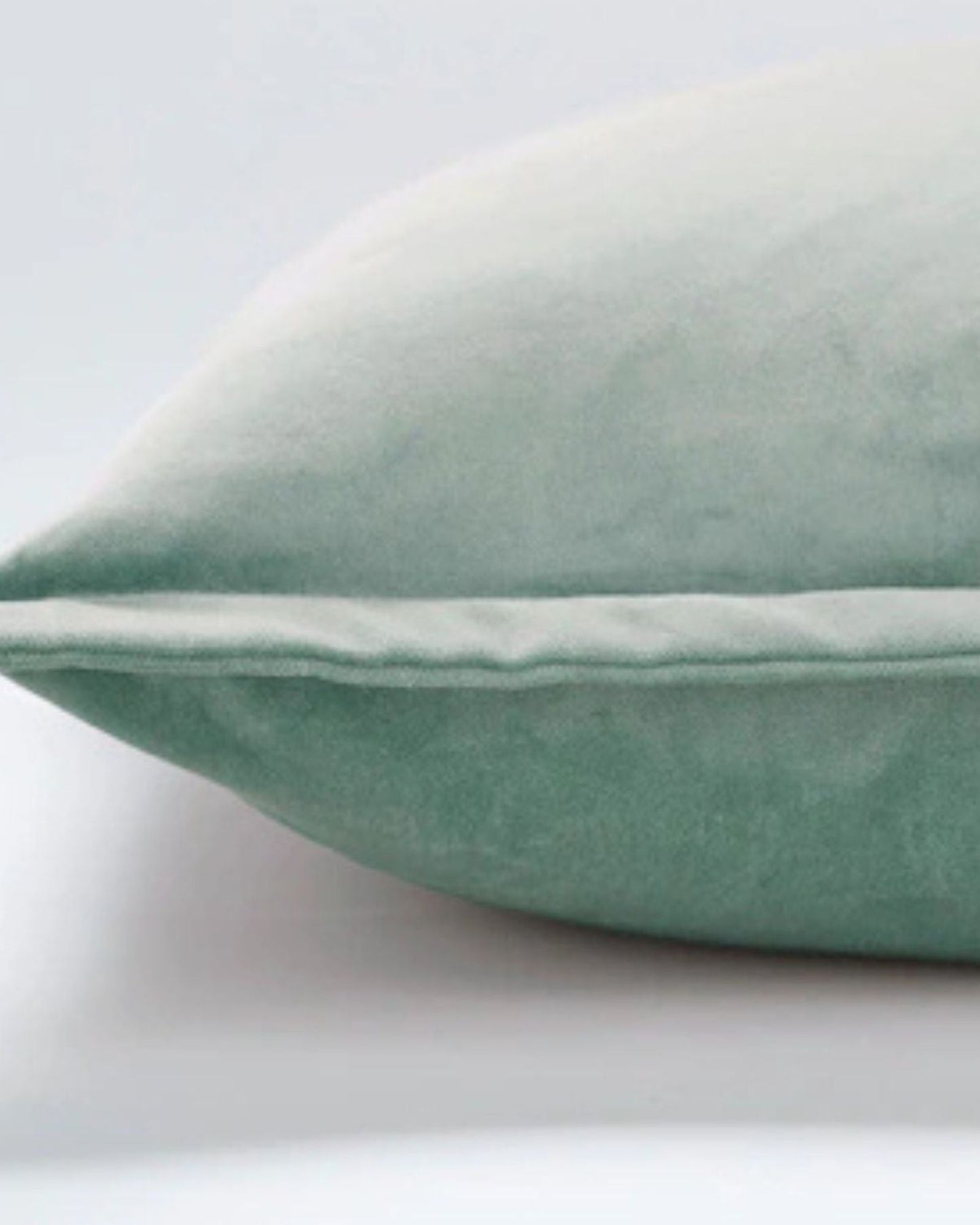 وسادة لورا آشلي "هانيا" المزخرفة المحشوة - ٥٠ × ٥٠ سم