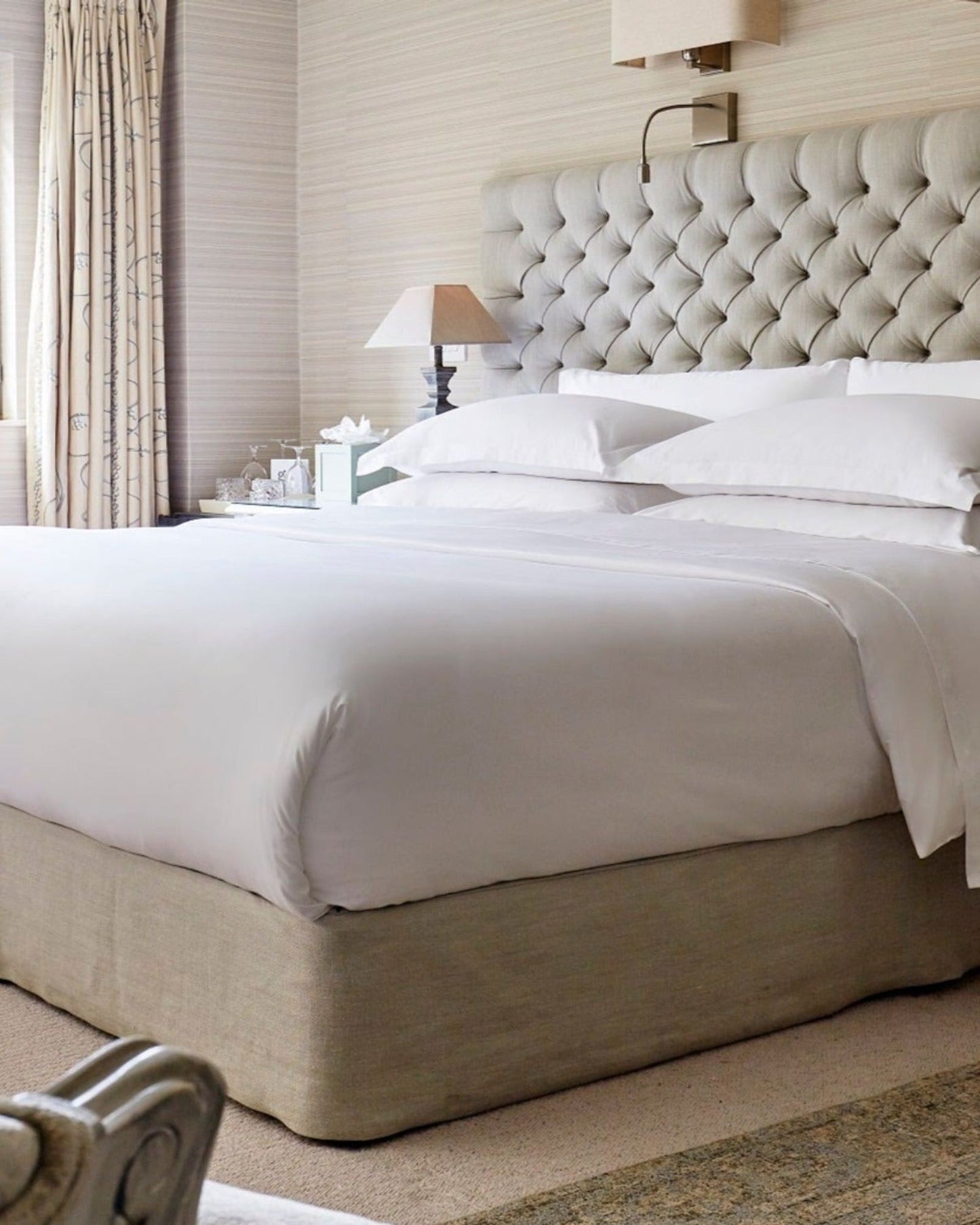 بياضات أسرّة فندق "سوهو" من كريستي، 300 خيط، باللون الأبيض