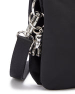 حقيبة كيبلينج ريري باكا سوداء كبيرة مع حزام كروس بودي C272323-79S