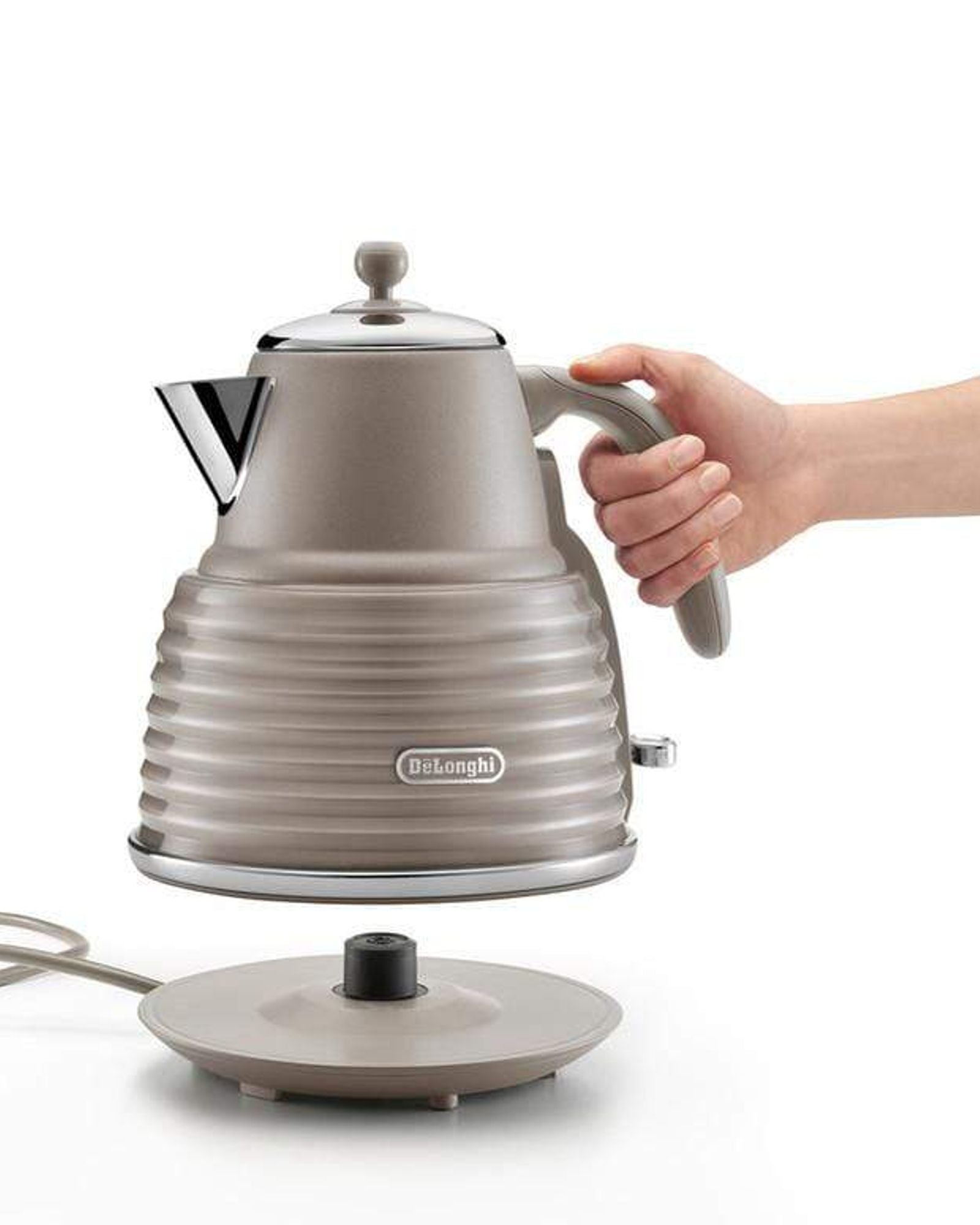 غلاية ديلونجي سكولبيتو + محمصة خبز مجانية