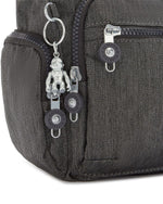 حقيبة كتف صغيرة من كيبلينج غابي إس بلون أسود فلفلي C2I2899-78S