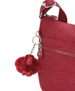 حقيبة كيبلينج إيزيلاه متوسطة الحجم باللون الأحمر الأنيق 02144-4SS