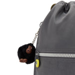 حقيبة ظهر Kipling Supertaboo Back To Grey متوسطة الحجم مزودة برباط 09487-1DX