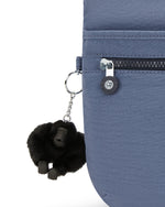 حقيبة كروس بودي متوسطة الحجم من كيبلينج أرتو بلو لوفر 19911-56V