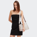 حقيبة كتف كيبلينج إليزيا متوسطة الحجم بلون معدني متوهج 43793-48I