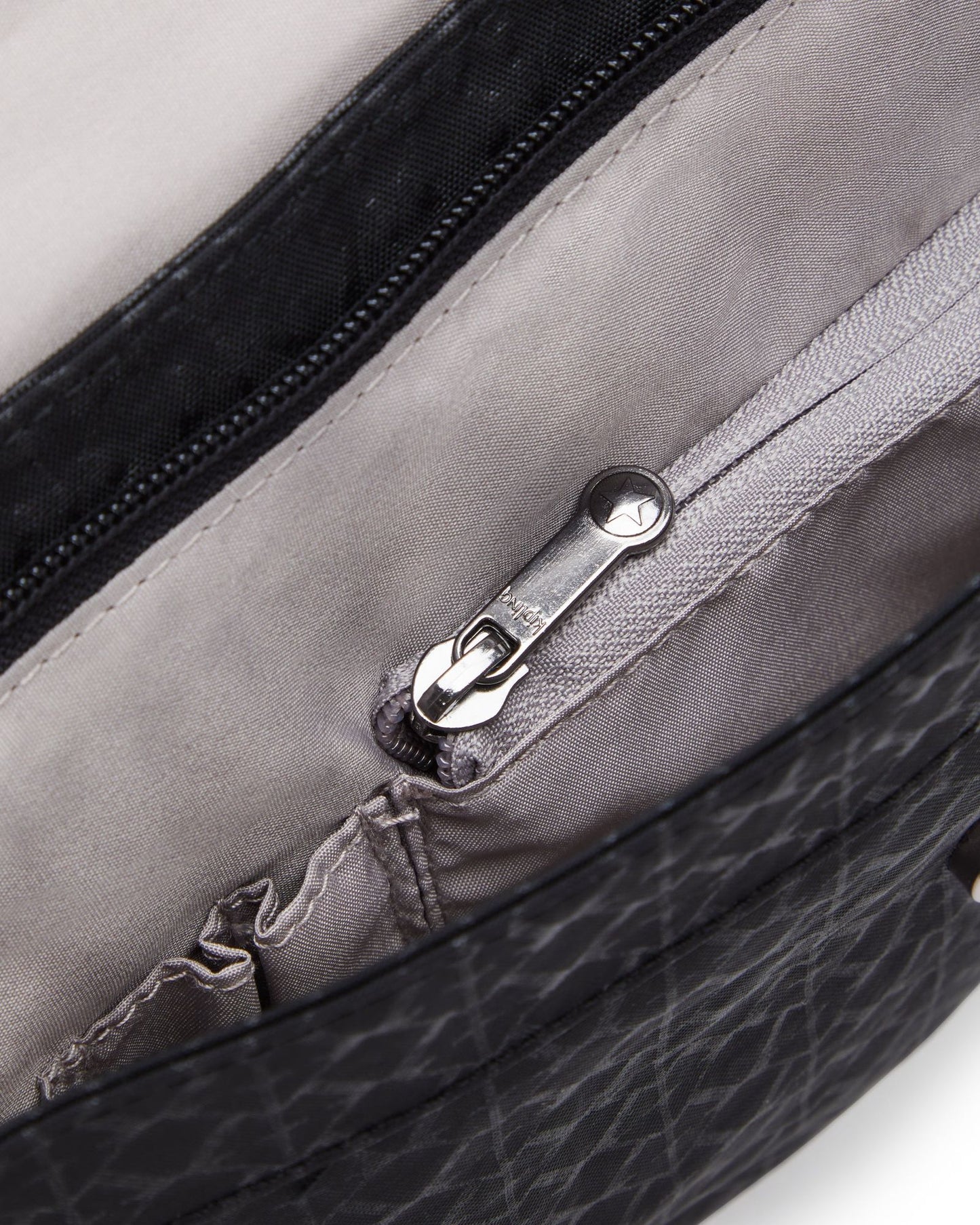 حقيبة عمل صغيرة سوبروركر إس سيجنتشر إمب من كيبلينج C2I4555-K59