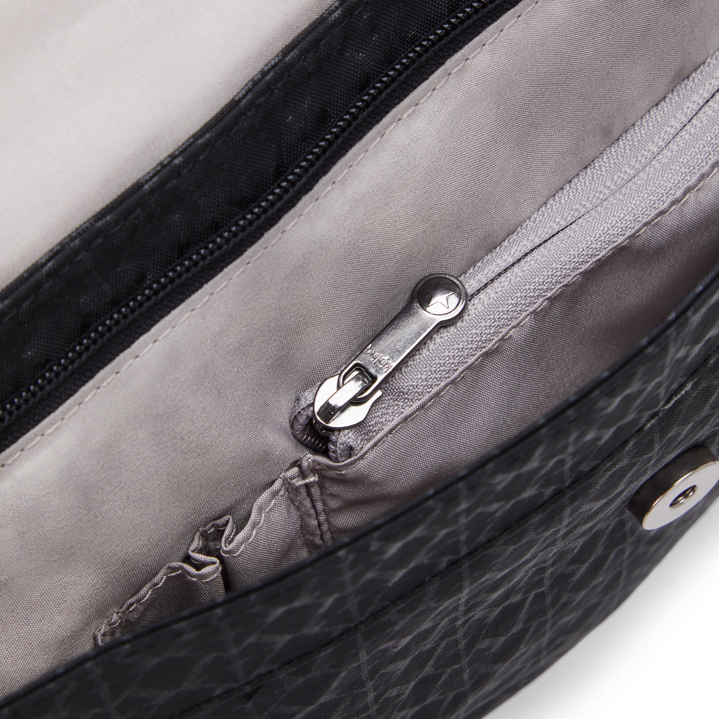 حقيبة عمل صغيرة سوبروركر إس سيجنتشر إمب من كيبلينج C2I4555-K59