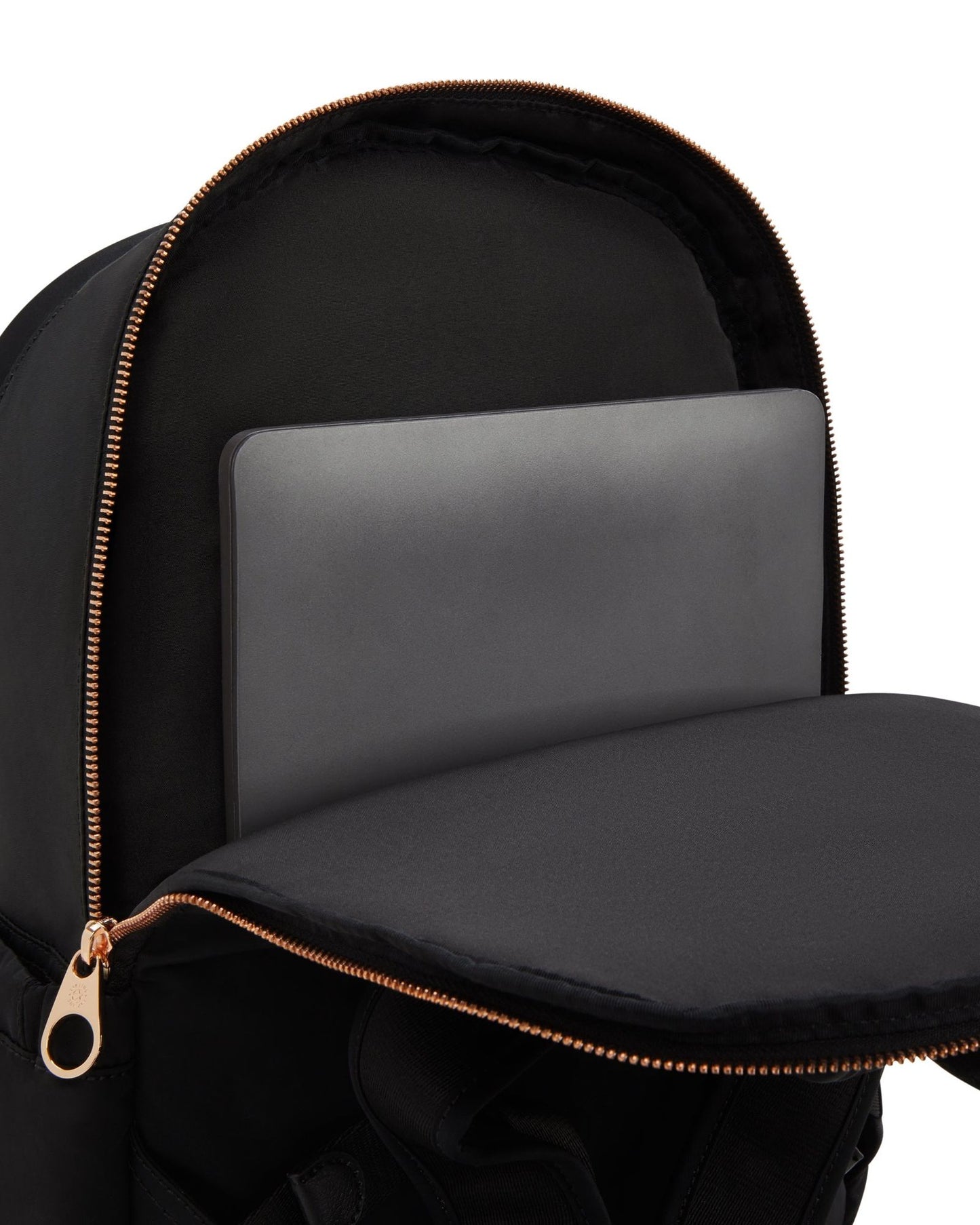 حقيبة ظهر كيبلينج ديليا إم سوداء وردية كبيرة I4869-62Q