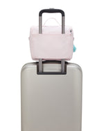 حقيبة غداء كيبلينج نيو كيشيرو سي بينك ميت كبيرة مع جراب عربة I5356-52J