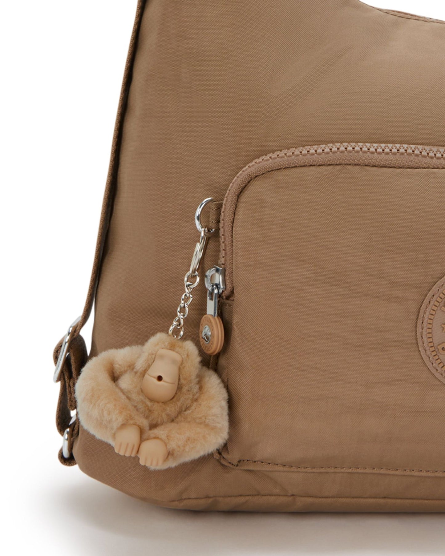 حقيبة كتف Kipling Yenna Early Tan متوسطة الحجم (قابلة للتحويل إلى حقيبة ظهر) I6721-7CN