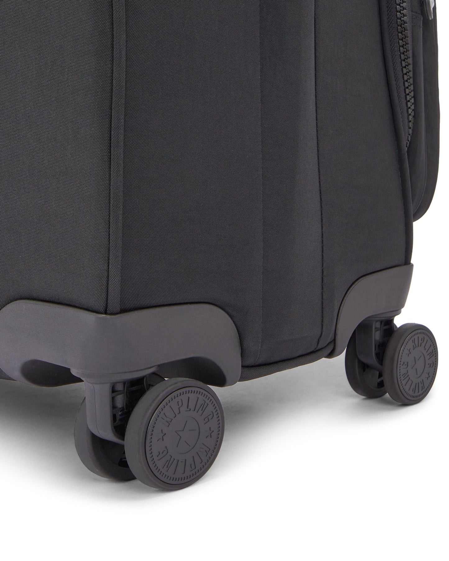 حقيبة كيبلينج نيو يوري سبين إم سوداء متوسطة الحجم قابلة للتمدد C2I7706-P39