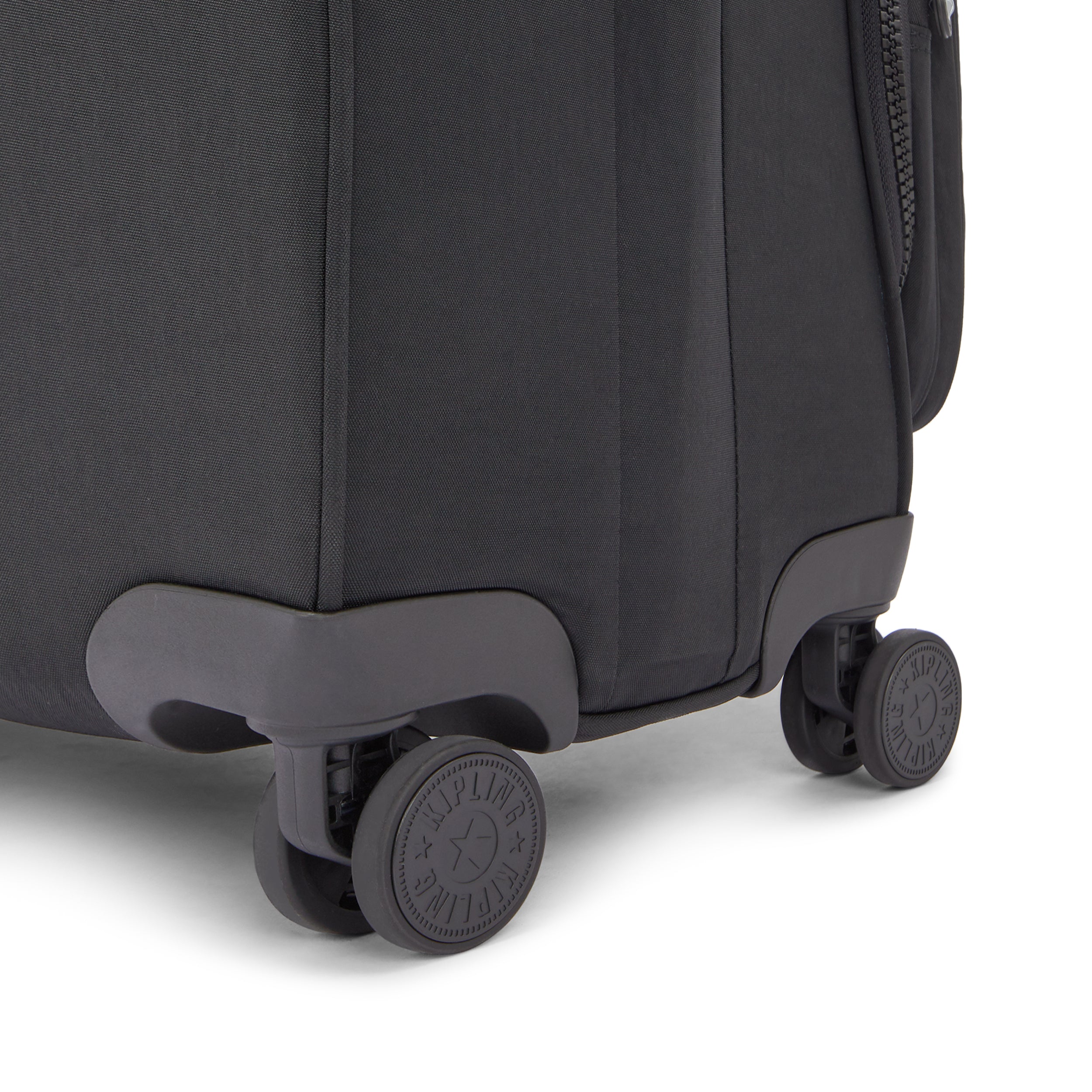 حقيبة كيبلينج نيو يوري سبين إم سوداء متوسطة الحجم قابلة للتمدد C2I7706-P39