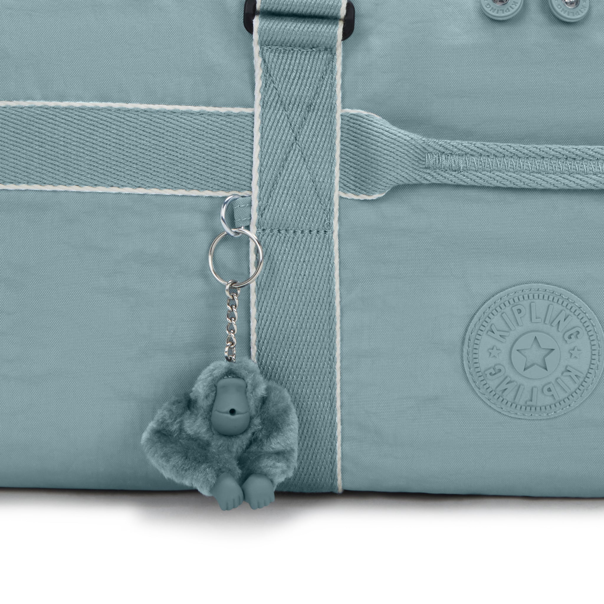 حقيبة Kipling Jonis M مريحة رمادية متوسطة الحجم لعطلة نهاية الأسبوع I7893-3NL