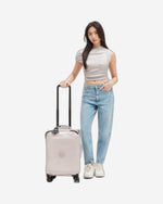 حقيبة سفر Kipling Spontaneous S المعدنية المتوهجة ذات العجلات الصغيرة C2I7997-48I