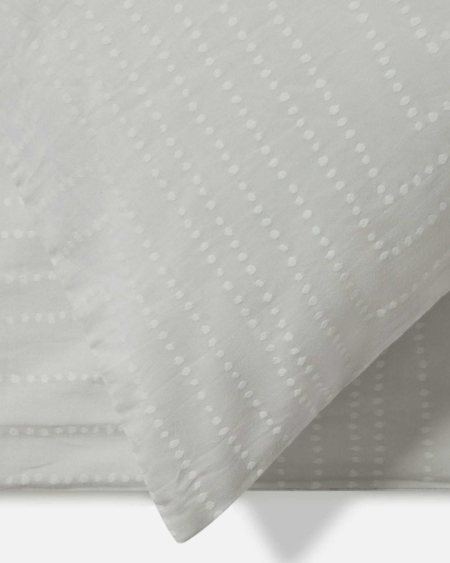 طقم غطاء لحاف جاكار "Dot to Dot" من Jasper Conran باللون الرمادي القمري