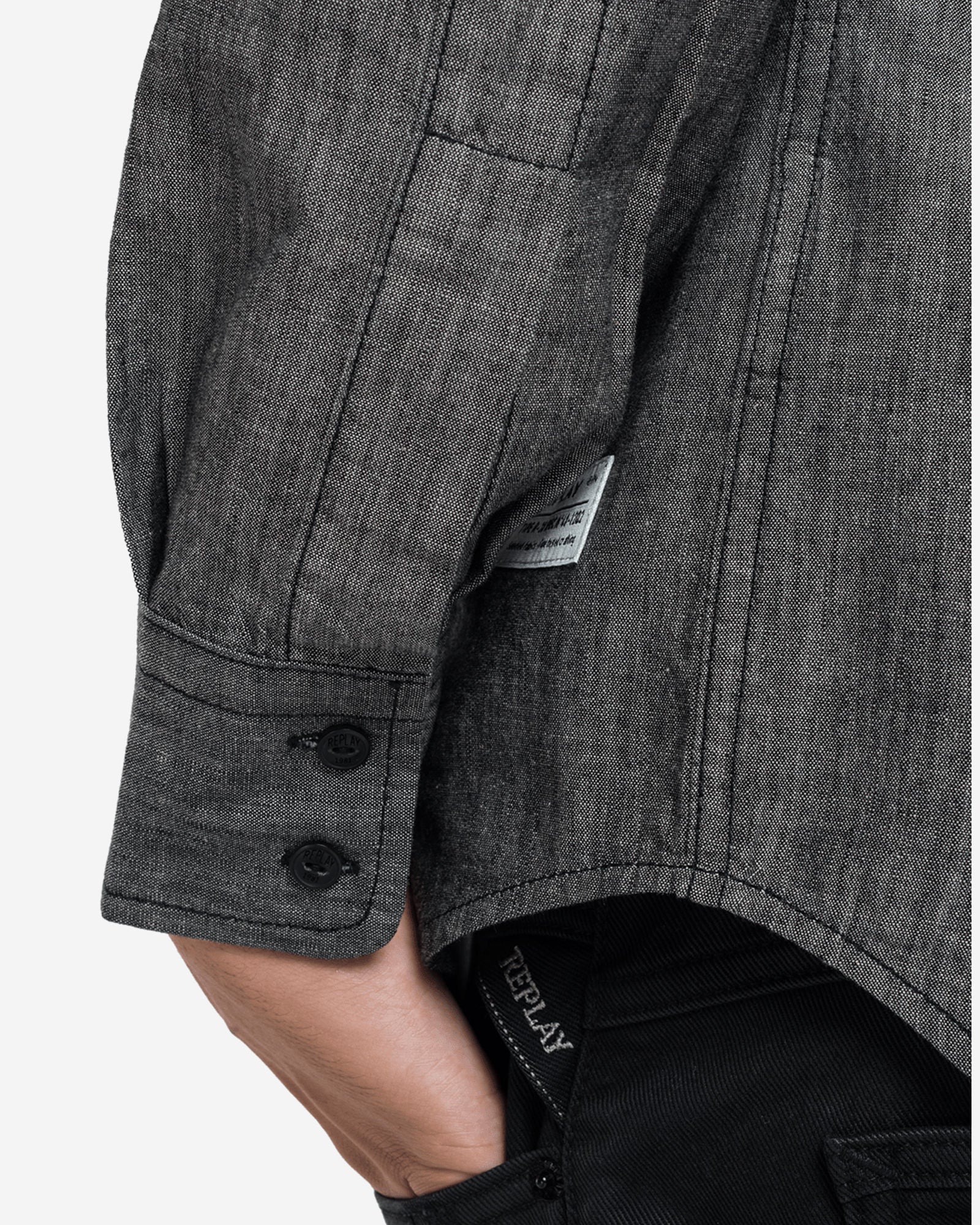 قميص جينز مع جيوب