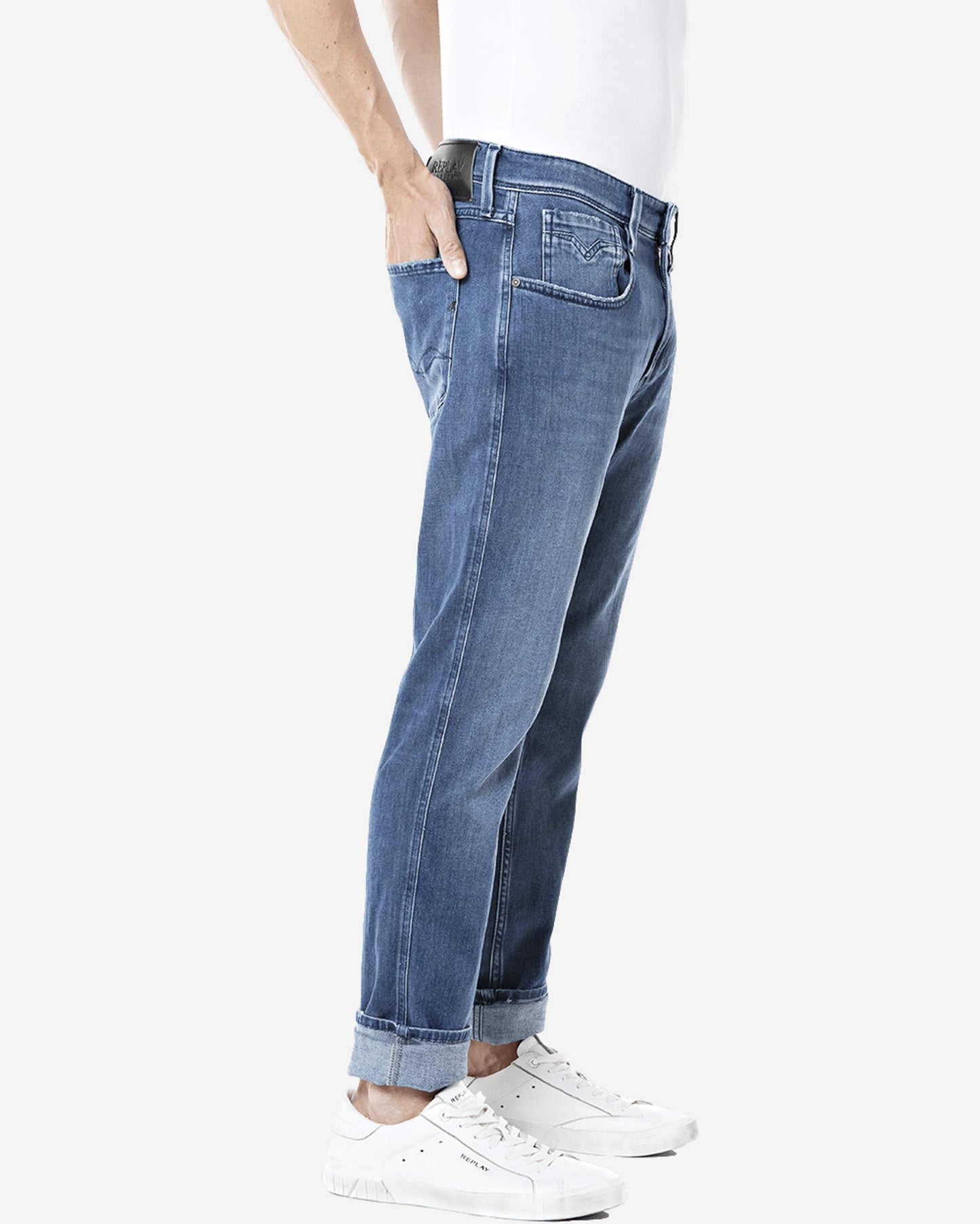 بنطال جينز أنباس بقصة ضيقة