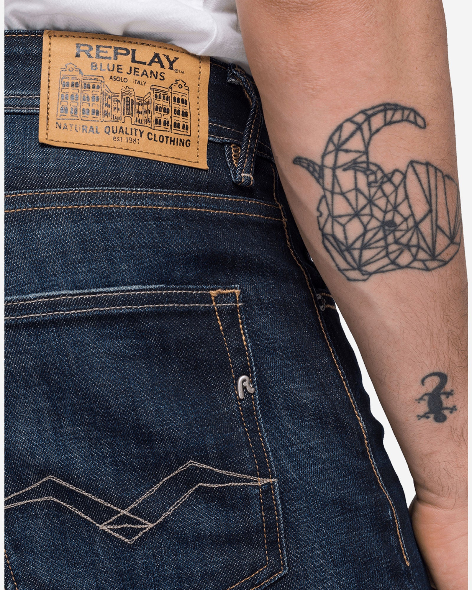 بنطال جينز غروفر بقصّة مستقيمة