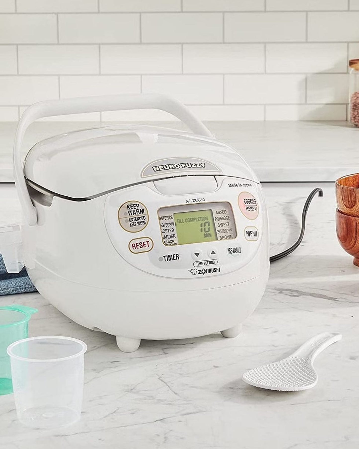 زوجيروشي 1.8 لتر - طباخ أرز إلكتروني فاخر أبيض اللون / سخان