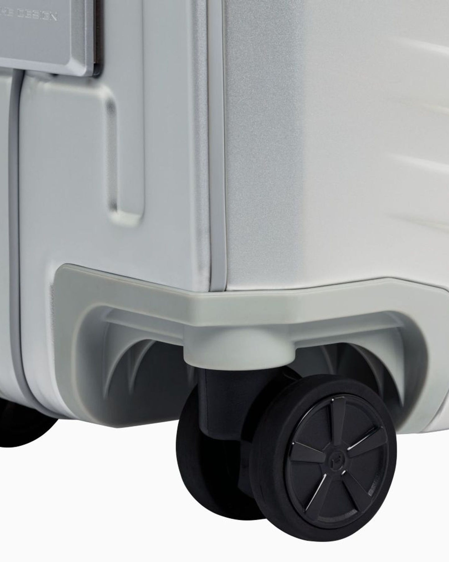 حقيبة أمتعة فاخرة من الألومنيوم بعجلتين من تصميم بورشه رودستر 4