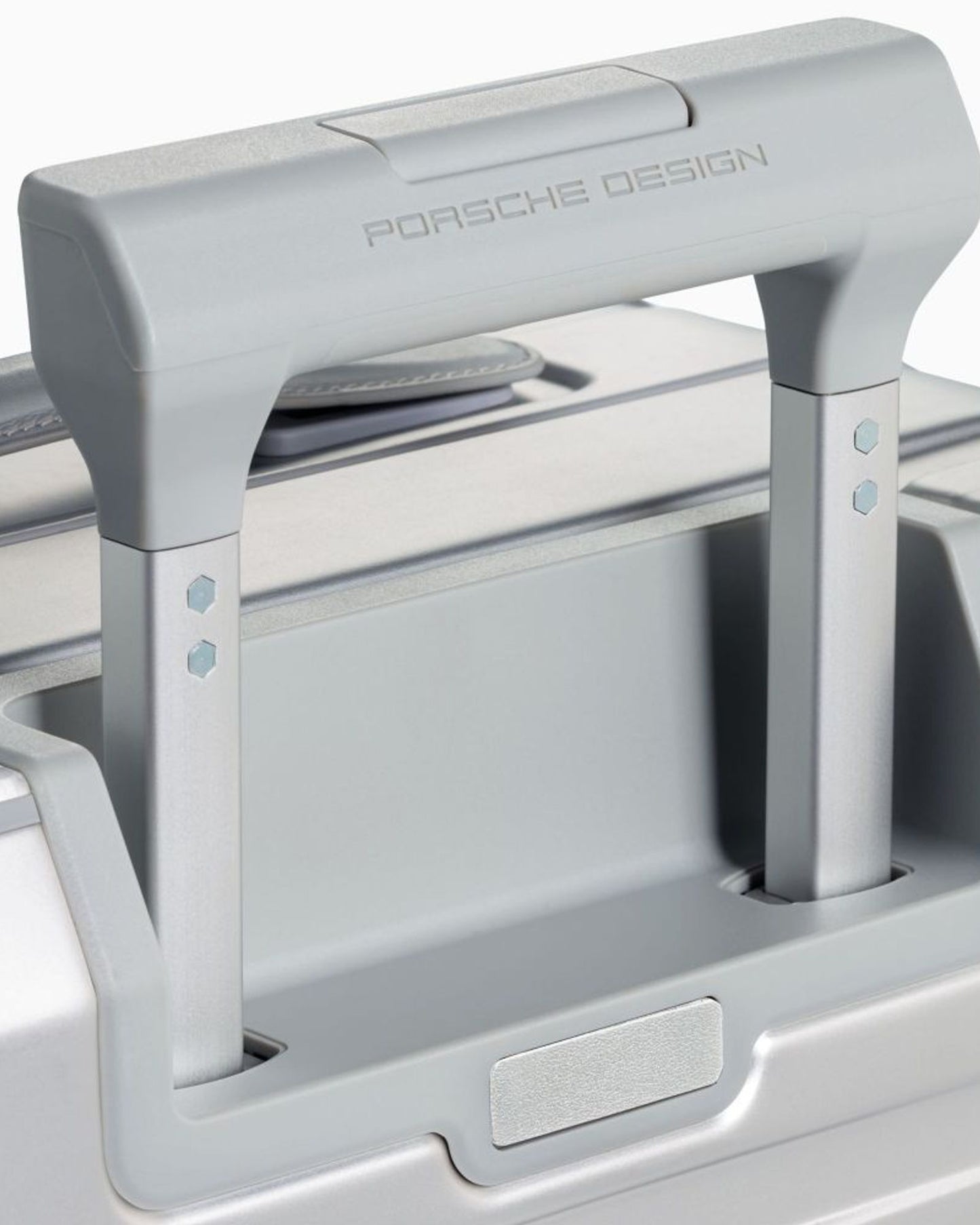 حقيبة أمتعة فاخرة من الألومنيوم بعجلتين من تصميم بورشه رودستر 4