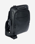 حقيبة كتف جلدية صغيرة سوداء بتصميم بورش رودستر رودستر