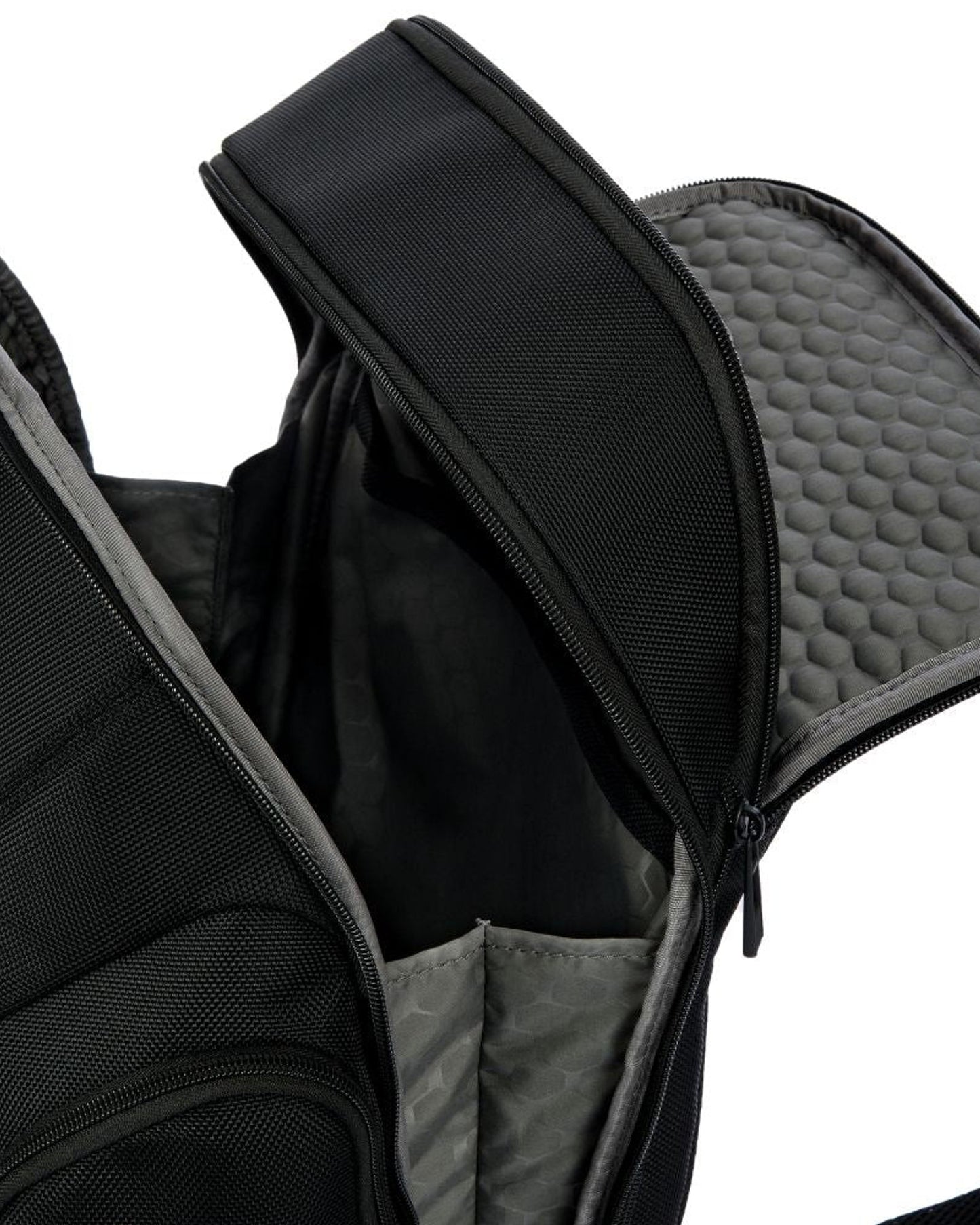 حقيبة ظهر من النايلون بتصميم بورش رودستر، متوسطة الحجم، سوداء اللون