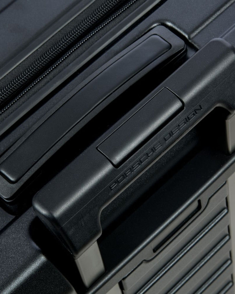 حقيبة أمتعة فاخرة من البولي كربونات بتصميم بورش رودستر هاردكيس