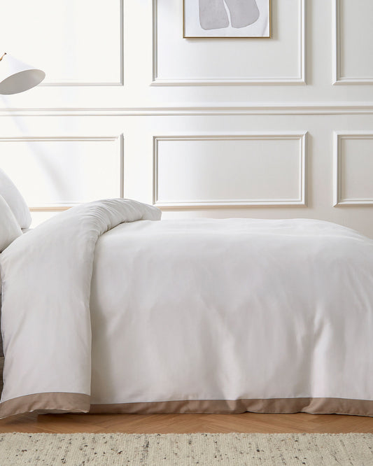 طقم غطاء لحاف "أولينا" من Bedeck of Belfast بلون الكمأة/الطباشير 