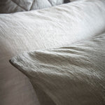 ملاءات وأغطية لحاف "ريتريت" من كريستي، قطن عضوي، مصبوغة بلون رمادي