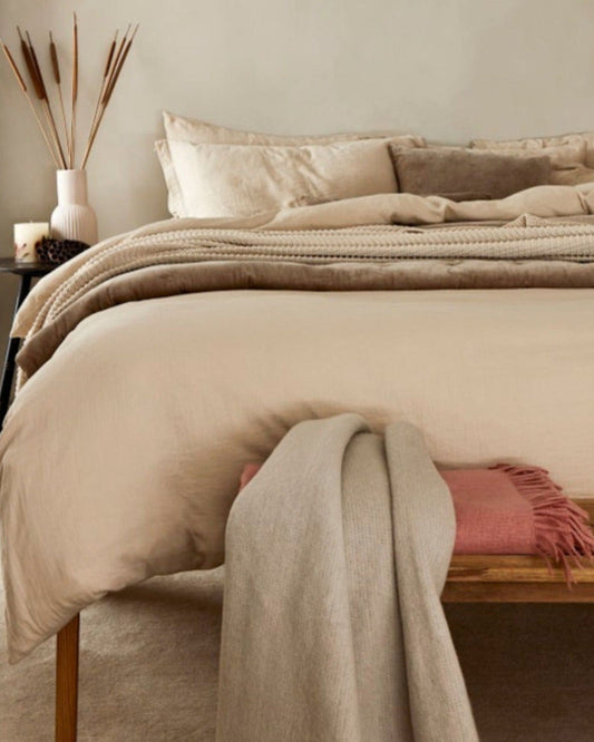 ملاءات وأغطية لحاف "ريتريت" من كريستي، مصنوعة من القطن العضوي، بلون الشوفان (بيج)