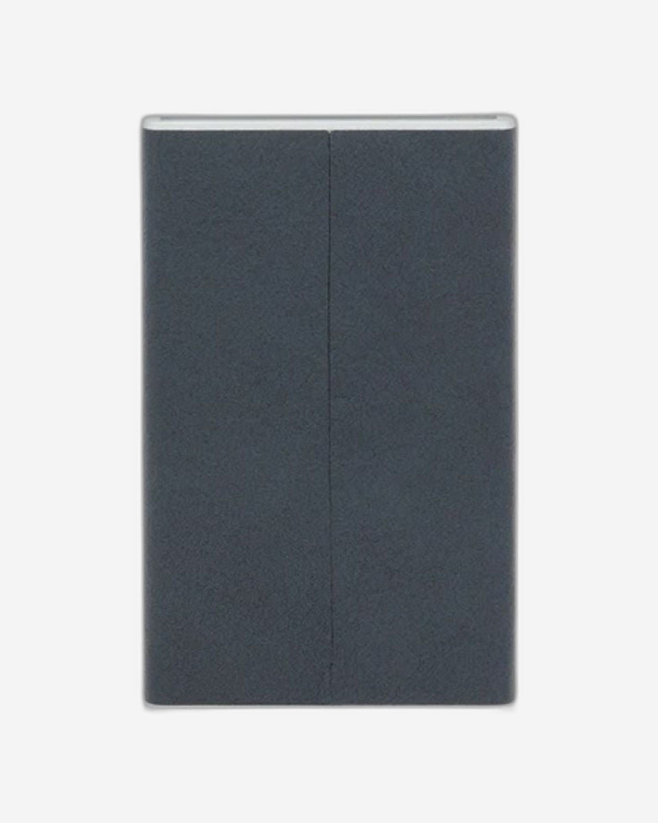 حافظة بطاقات ائتمان مربعة سوداء من بيكوادرو مزودة بنظام انزلاقي وحماية من الاحتيال بتقنية RFID (PP4825B3R/BLU4)