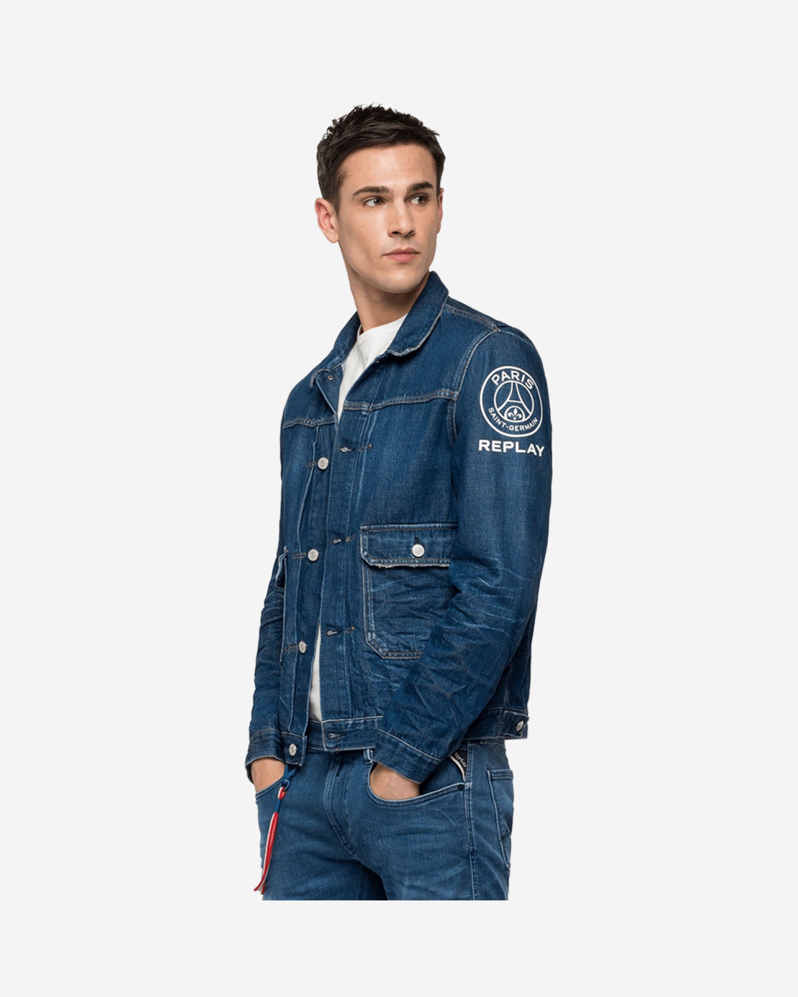 إعادة تشغيل سترة PSG الزرقاء الزاهية