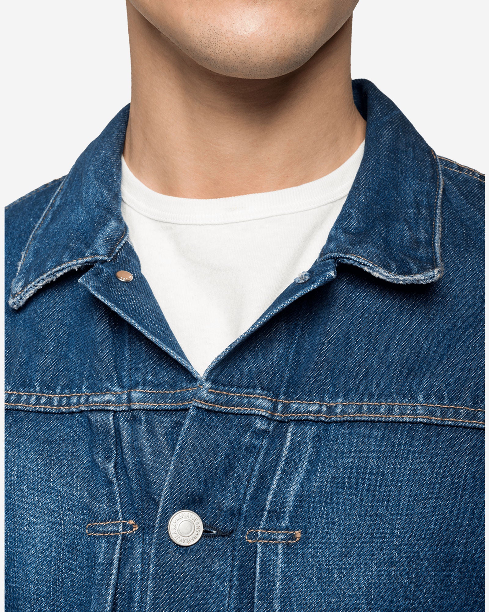 إعادة تشغيل سترة PSG الزرقاء الزاهية