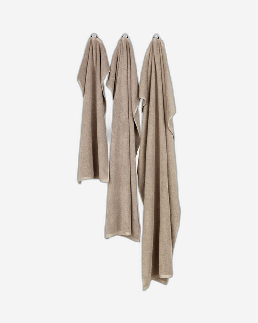 مجموعة مناشف حمام كريستي "بريكستون" بلون بيبل 