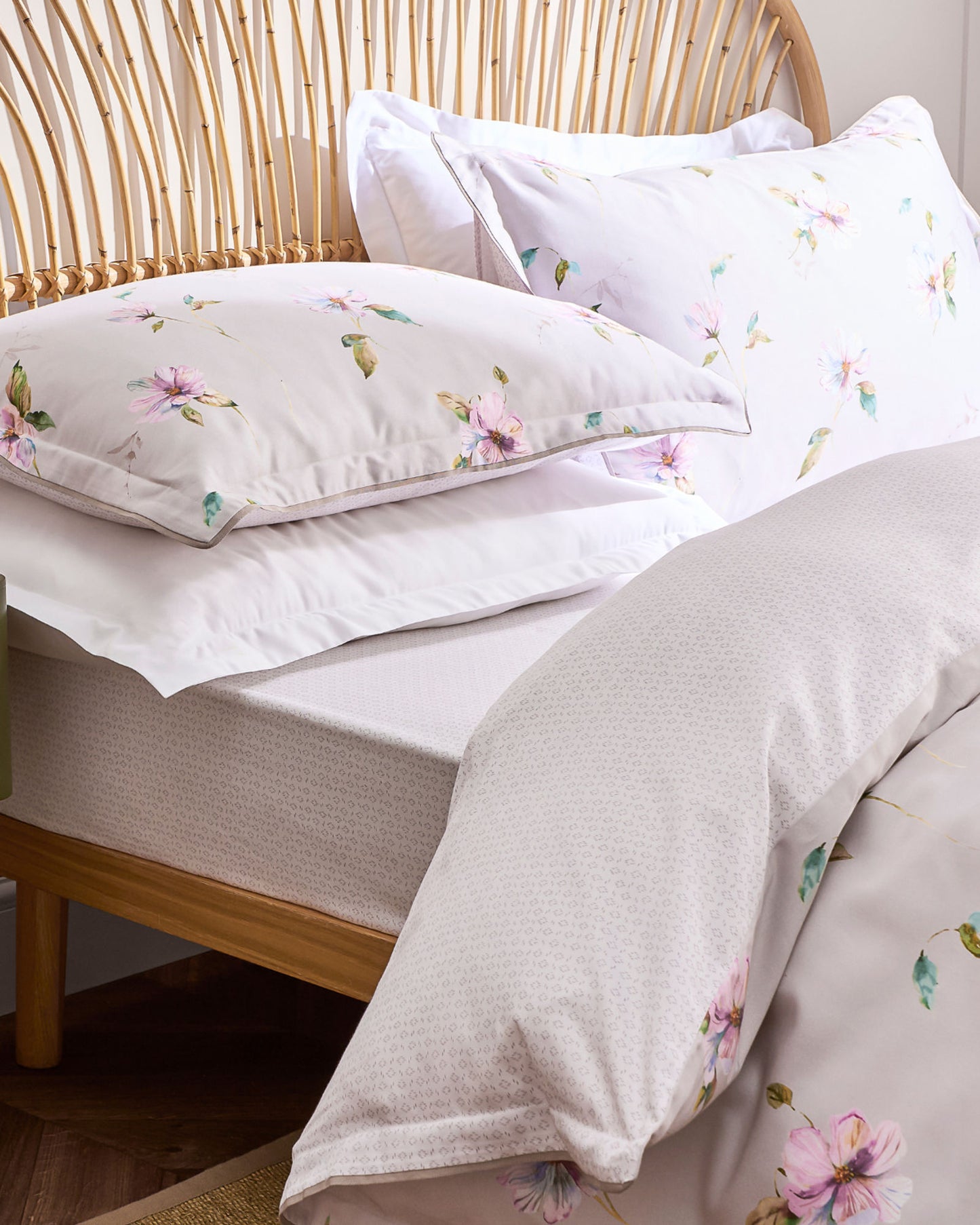 طقم غطاء لحاف كريستي "بيرديتا" بلون وردي باهت