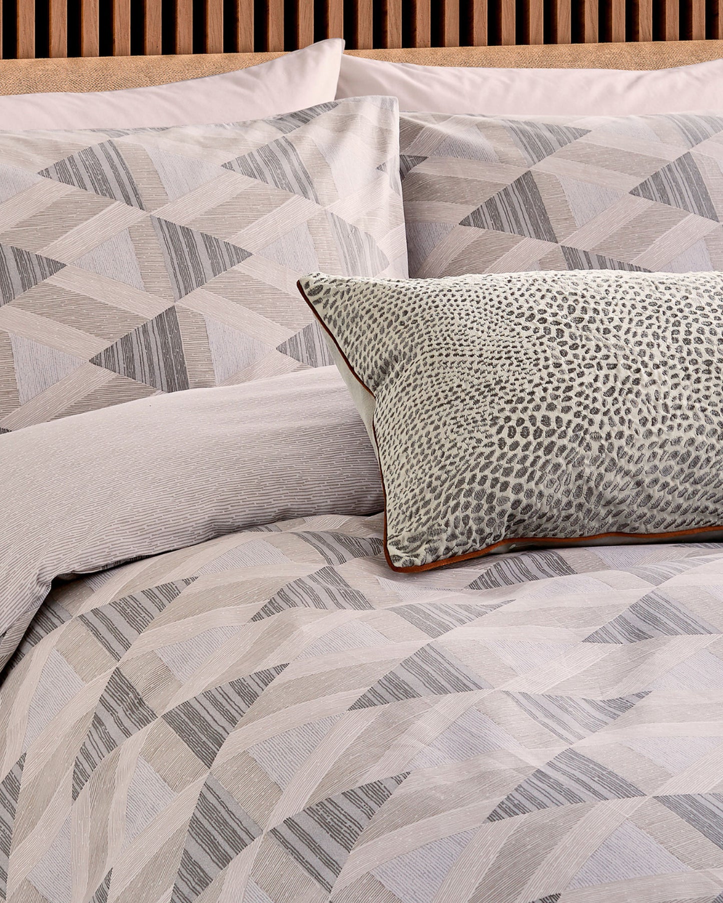 طقم غطاء لحاف "بوهاكو" من نالو من نيكول شيرزينغر باللون الحجري