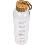 زجاجة مياه زجاجية من بوروسيليكات من كويزين آرت روس، سعة 1000 مل، مزودة بعلامة زمنية، مقاومة للتسرب وخالية من مادة BPA، مع غطاء من الخيزران، مناسبة للرياضة والأنشطة الخارجية والمكتب والمنزل