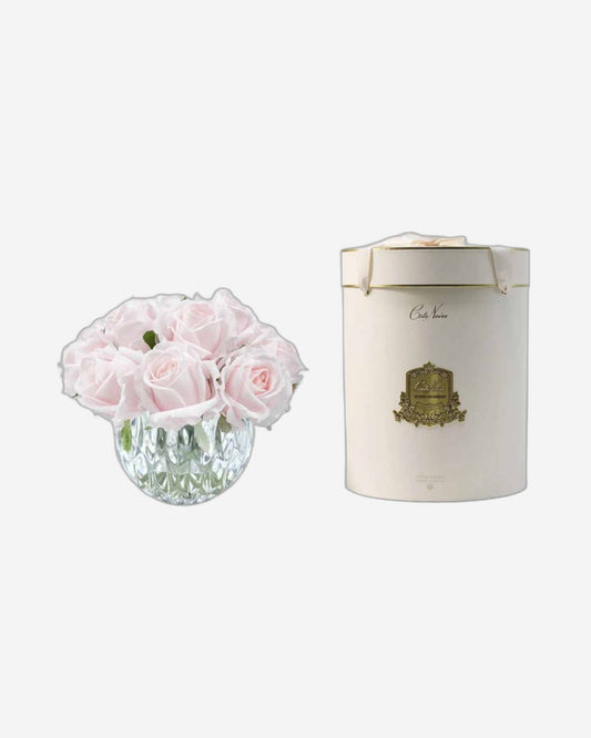 باقة براعم الورد في مزهرية زجاجية مع ١٣ زهرة حريرية اصطناعية