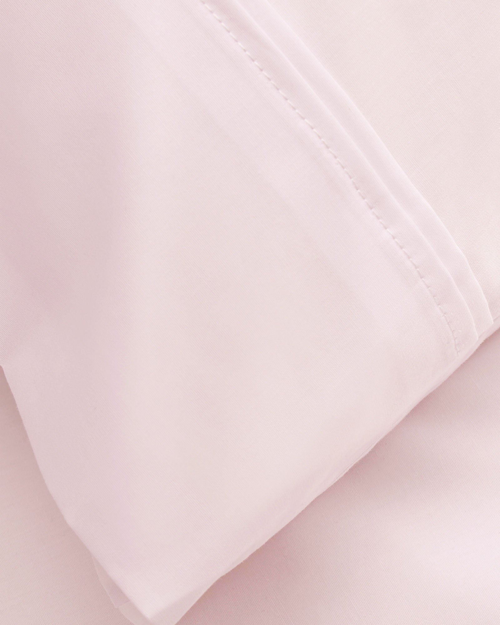 بياضات أسرّة من القطن المصري 