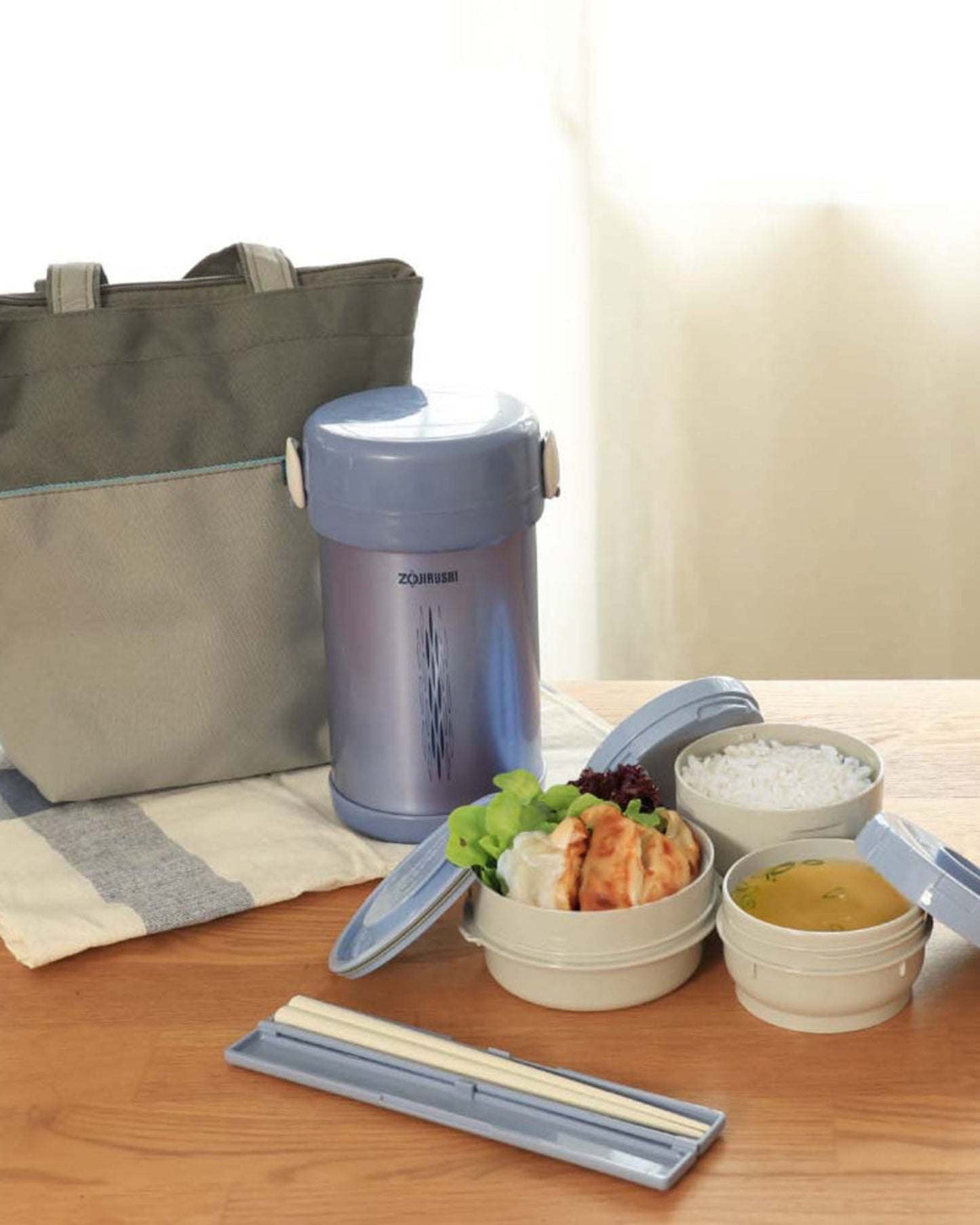 علبة غداء زوجيروشي زرقاء بسعة 0.84 لتر معزولة حرارياً