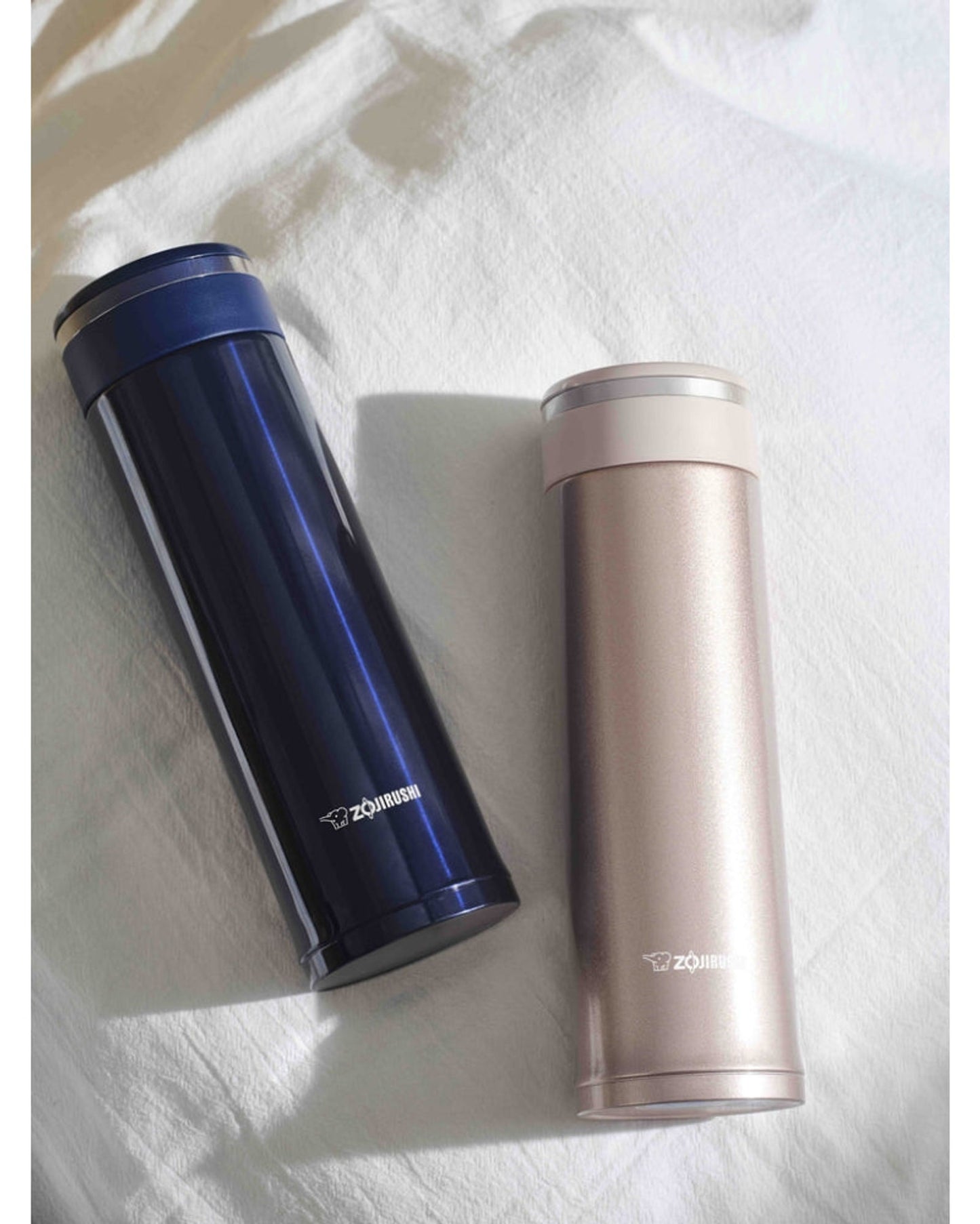 زجاجة زوجيروشي مفرغة من الهواء 0.46 لتر، لون أزرق داكن