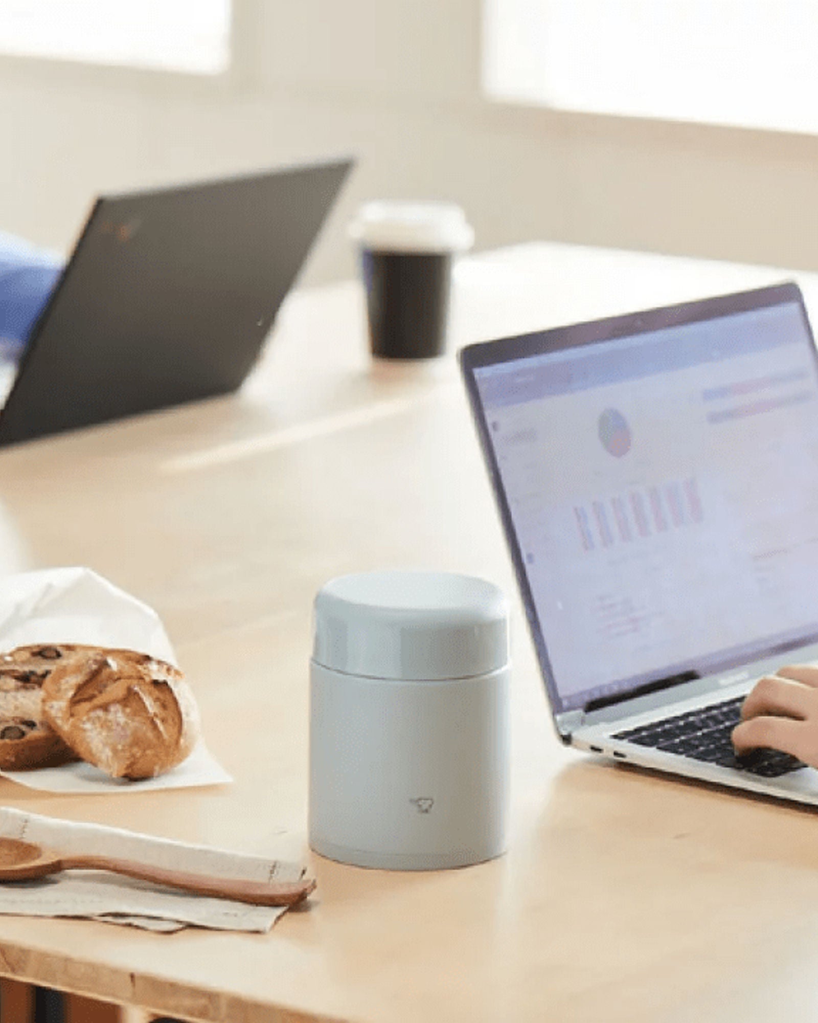 وعاء طعام من الفولاذ المقاوم للصدأ من زوجيروشي، سعة 0.4 لتر، لون بيج. 