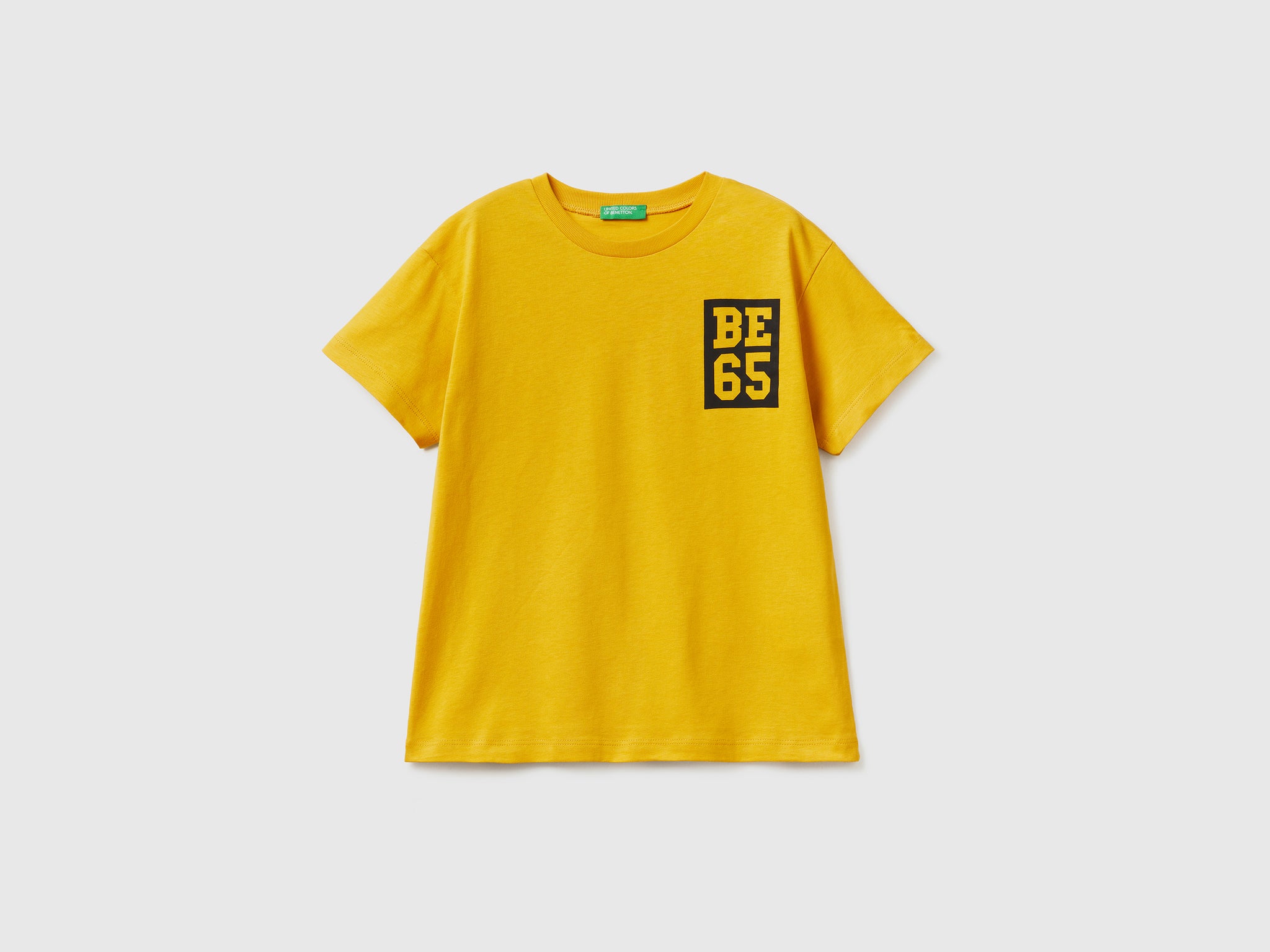 100% cotton t-shirt with logo