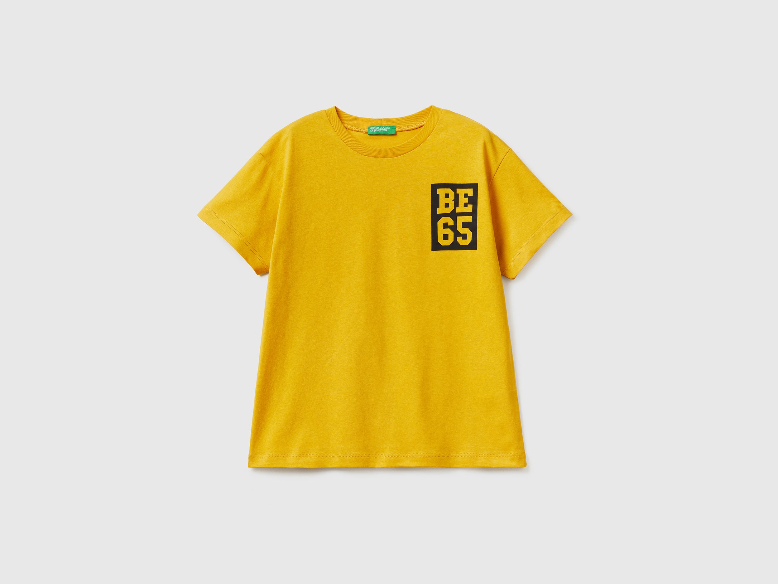 100% cotton t-shirt with logo